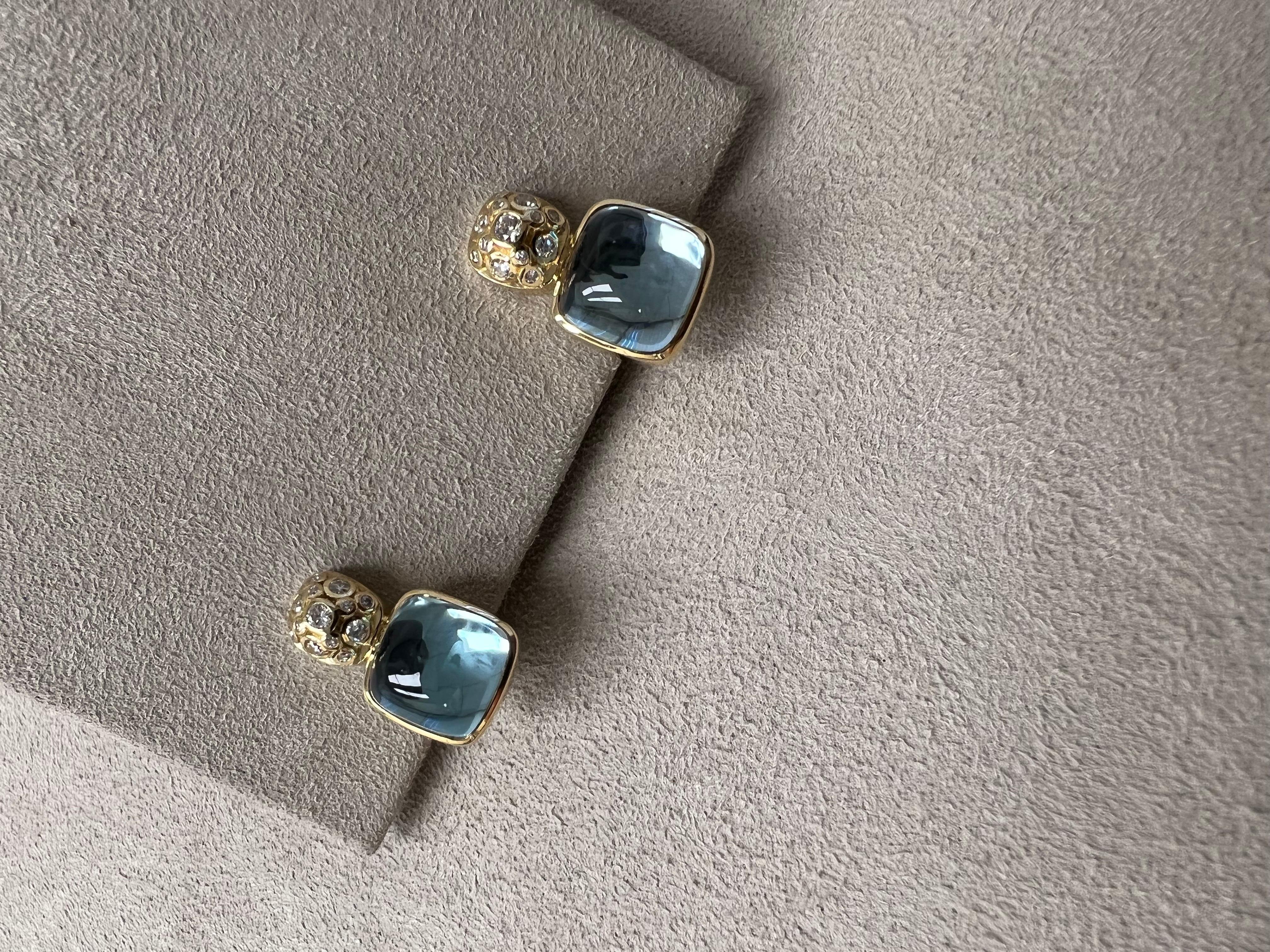 Syna-Ohrringe aus Gelbgold mit blauem Topas und Diamanten (Kegel-Cabochon) im Angebot