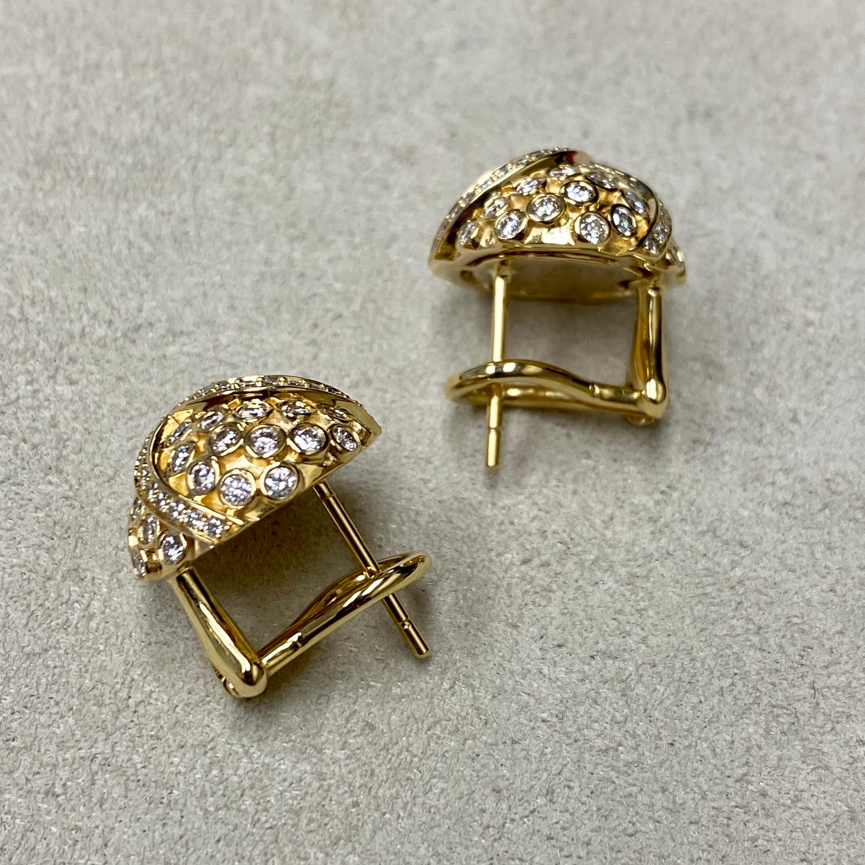 Created in 18 karat yellow gold
Champagne diamonds 1.50 carats approx.
18 karat yellow gold clip backs and post


About the Designers ~ Dharmesh & Namrata

Drawing inspiration from little things, Dharmesh & Namrata Kothari have created an