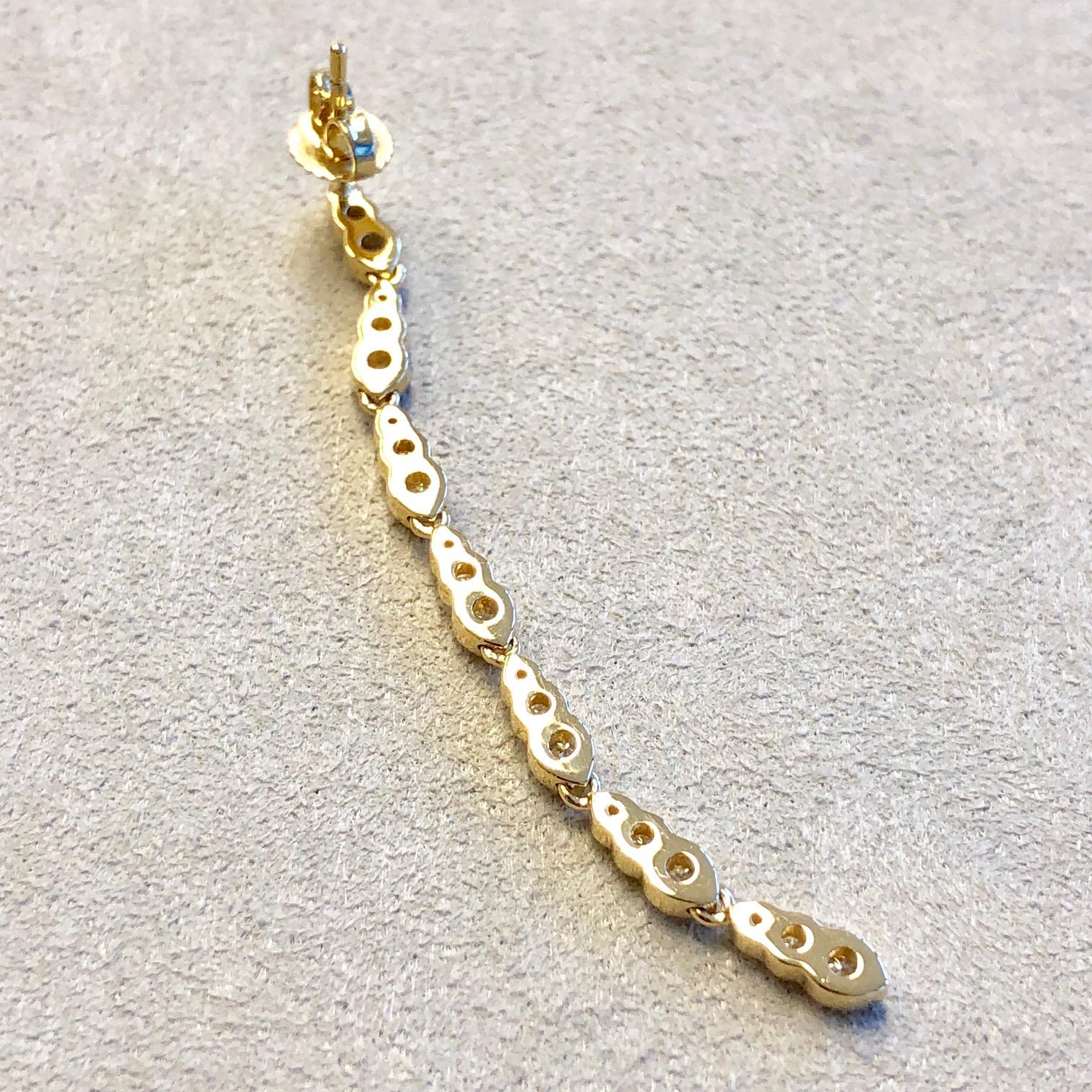 Contemporain Boucles d'oreilles Syna en or jaune avec diamants en vente