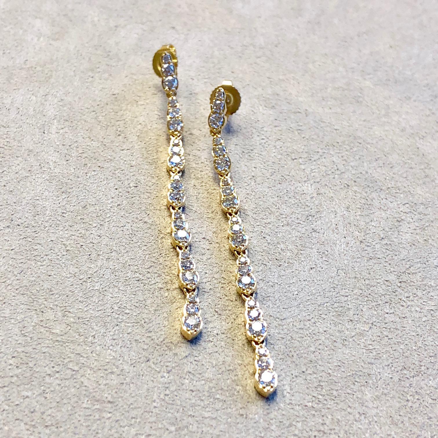 Syna Yellow Gold Earrings with Diamonds In New Condition For Sale In Fort Lee, NJ