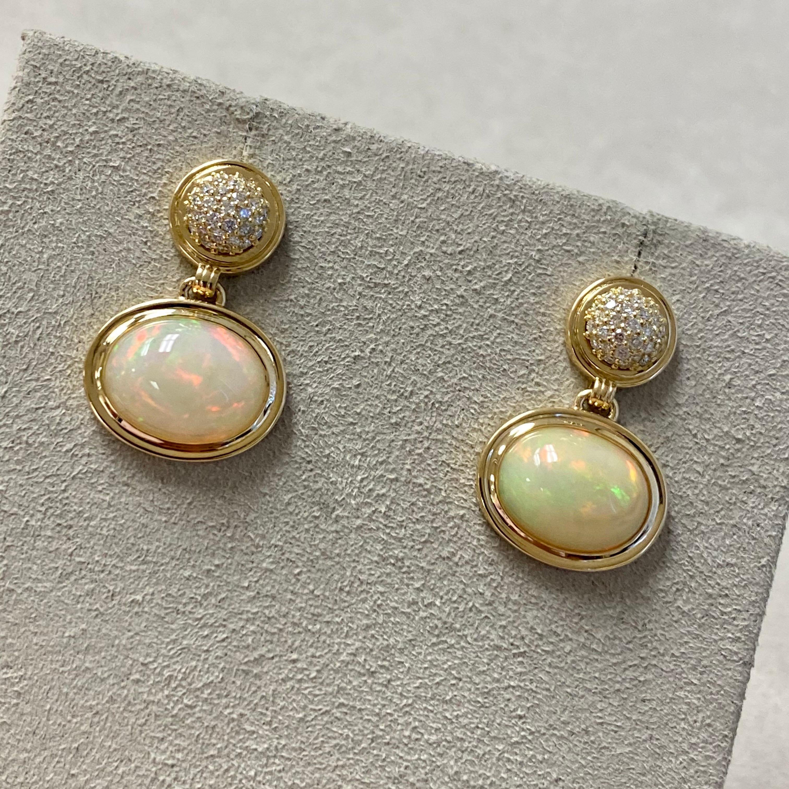 Cabochon Syna Yellow Gold Earrings with Opal and Champagne Diamonds