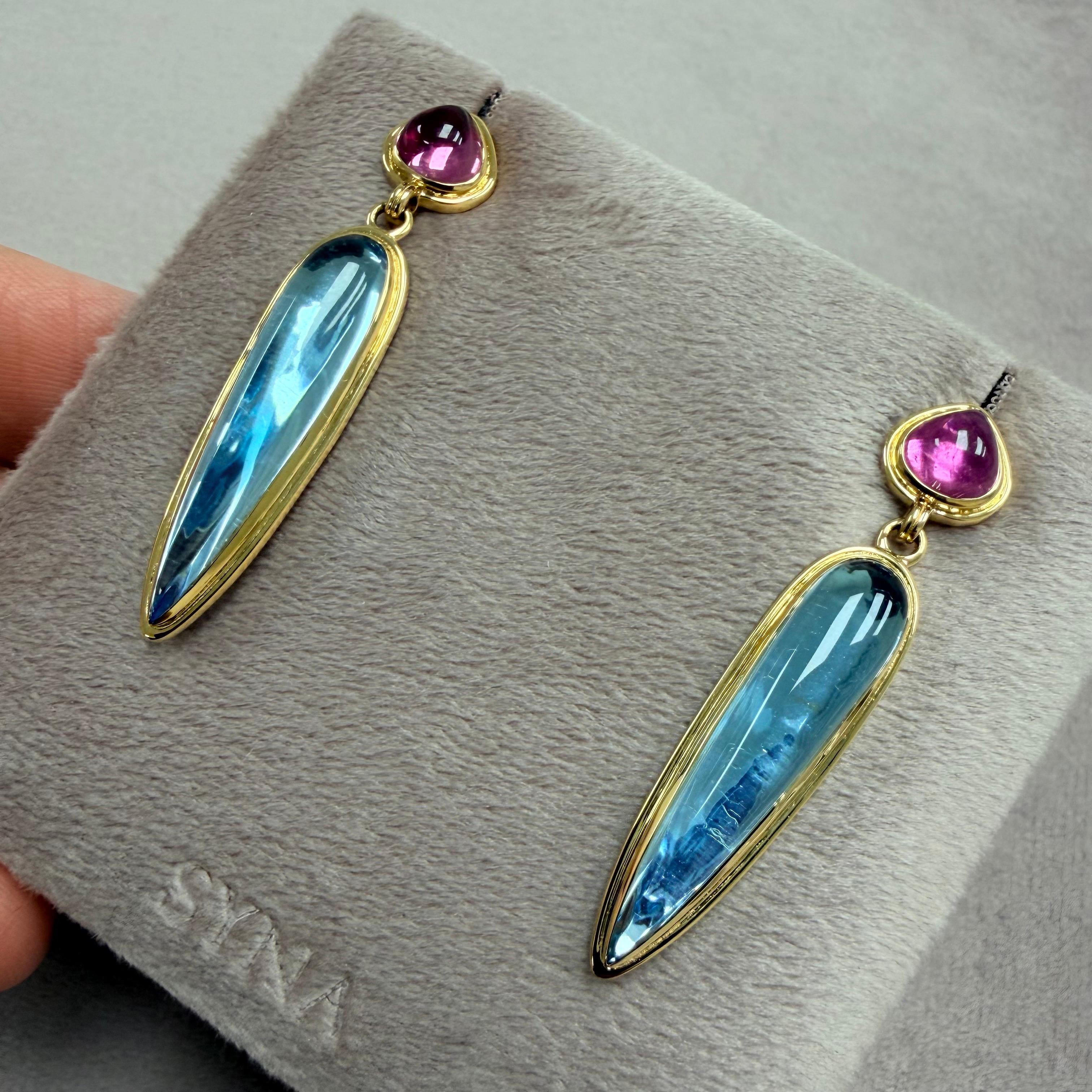 Taglio misto Orecchini Syna in oro giallo con tormalina rosa e topazio blu in vendita
