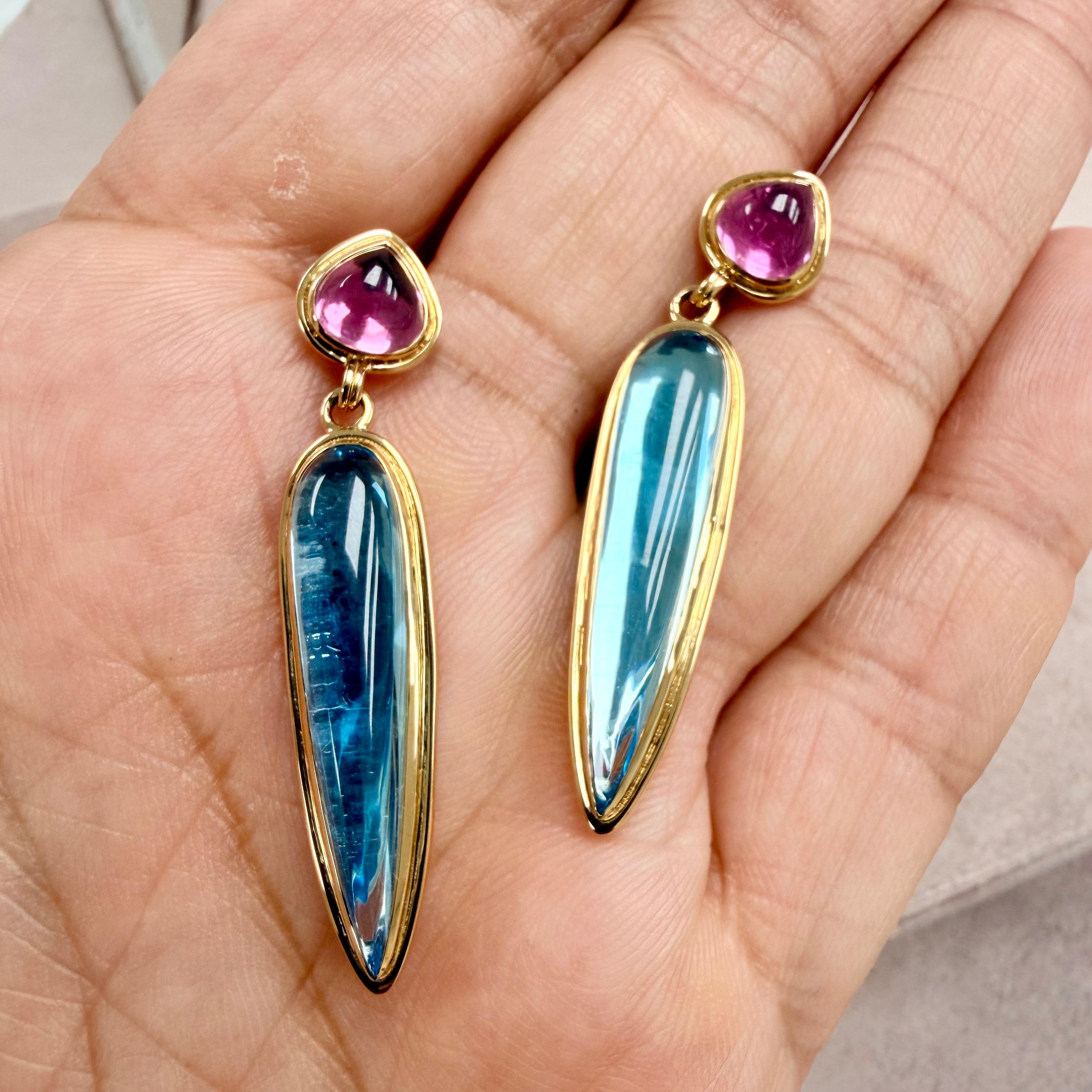 Orecchini Syna in oro giallo con tormalina rosa e topazio blu in vendita 1
