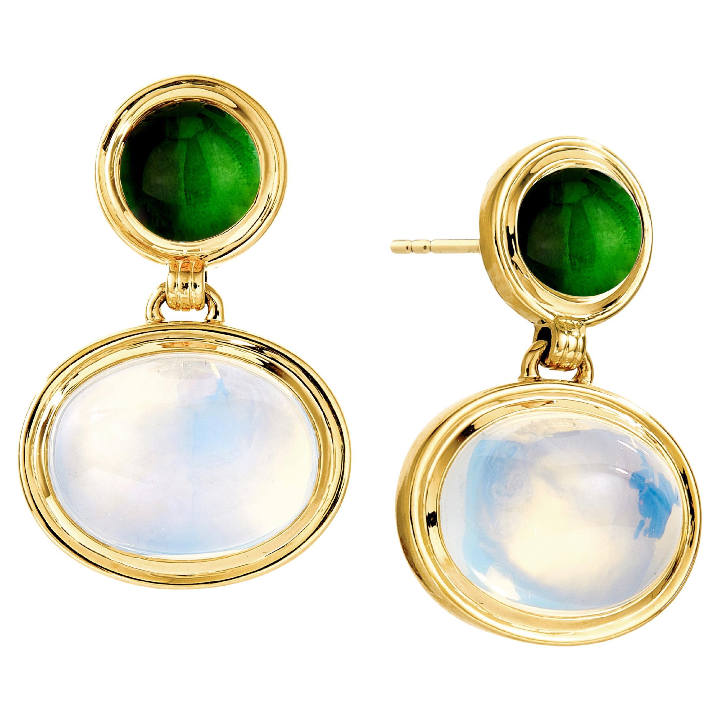 Orecchini Syna in oro giallo con smeraldo e quarzo lunare