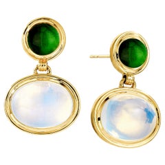 Orecchini Syna in oro giallo con smeraldo e quarzo lunare