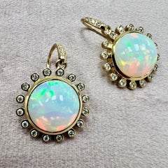 Orecchini in oro giallo Syna con Opale etiope e diamanti