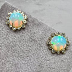 Syna Hex-Ohrringe aus Gelbgold mit äthiopischem Opal und Diamanten