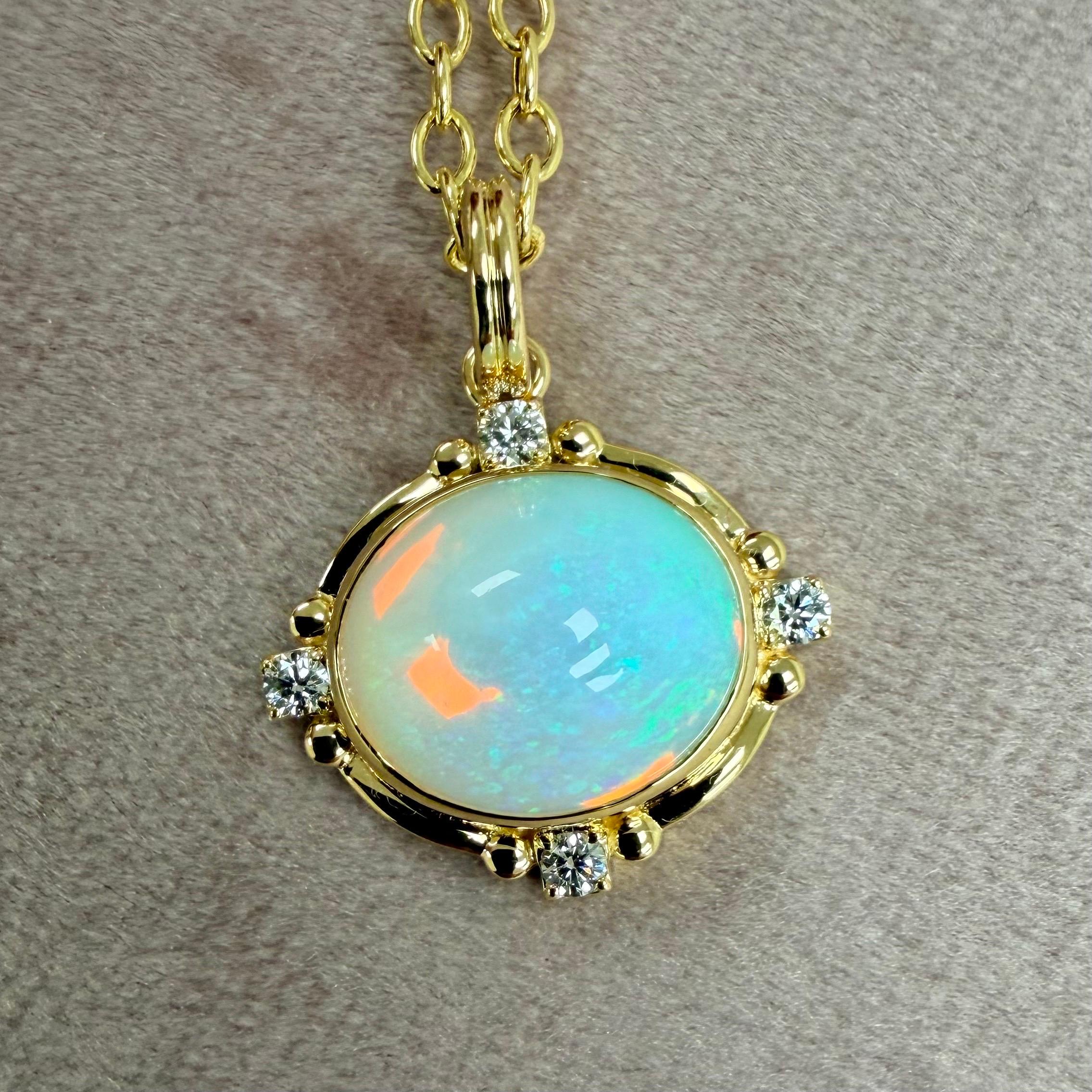 Taille mixte Pendentif Syna en or jaune et opale d'Éthiopie avec diamants en vente
