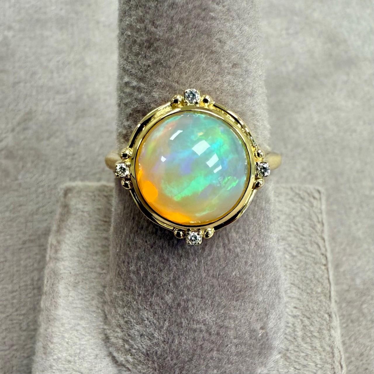 Syna Bague d'opale éthiopienne en or jaune avec diamants Neuf - En vente à Fort Lee, NJ