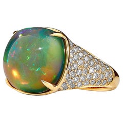 Anillo de ópalo etíope de oro amarillo Syna con diamantes