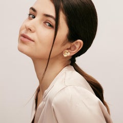 Orecchini a fiore in oro giallo Syna con diamanti