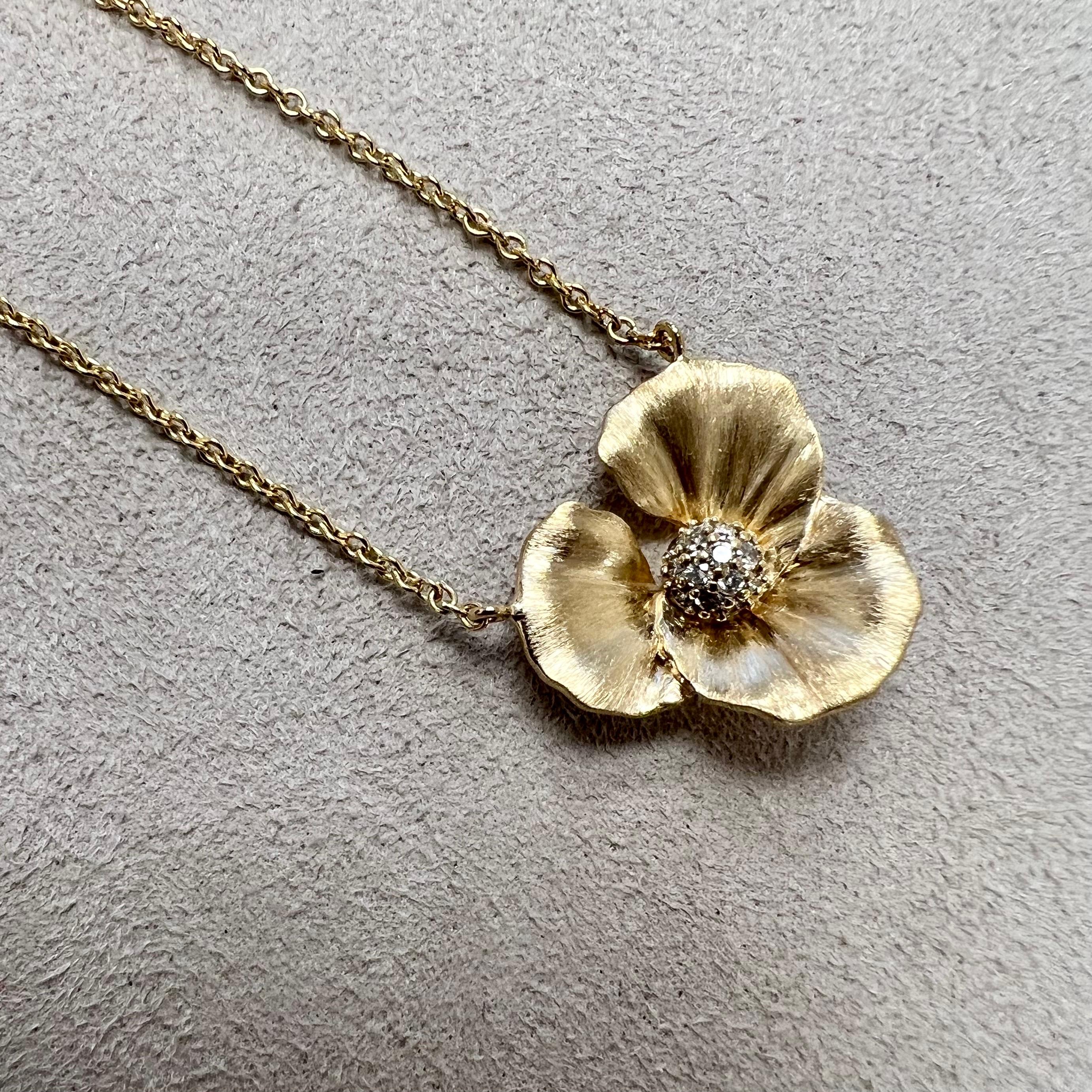 Contemporain Collier fleur Syna en or jaune avec diamants en vente