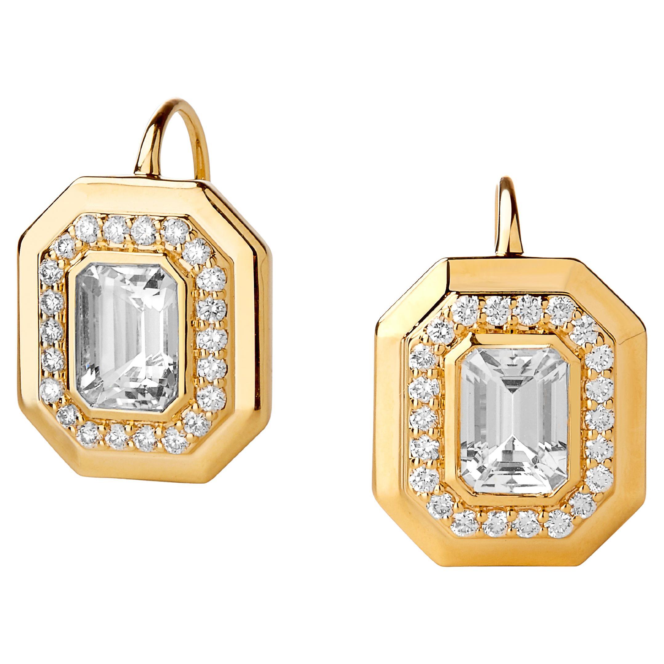 Geometrische Syna-Ohrringe aus Gelbgold mit Bergkristall und Diamanten