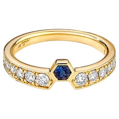 Syna Geometrischer Ring aus Gelbgold mit blauem Saphir und Diamanten