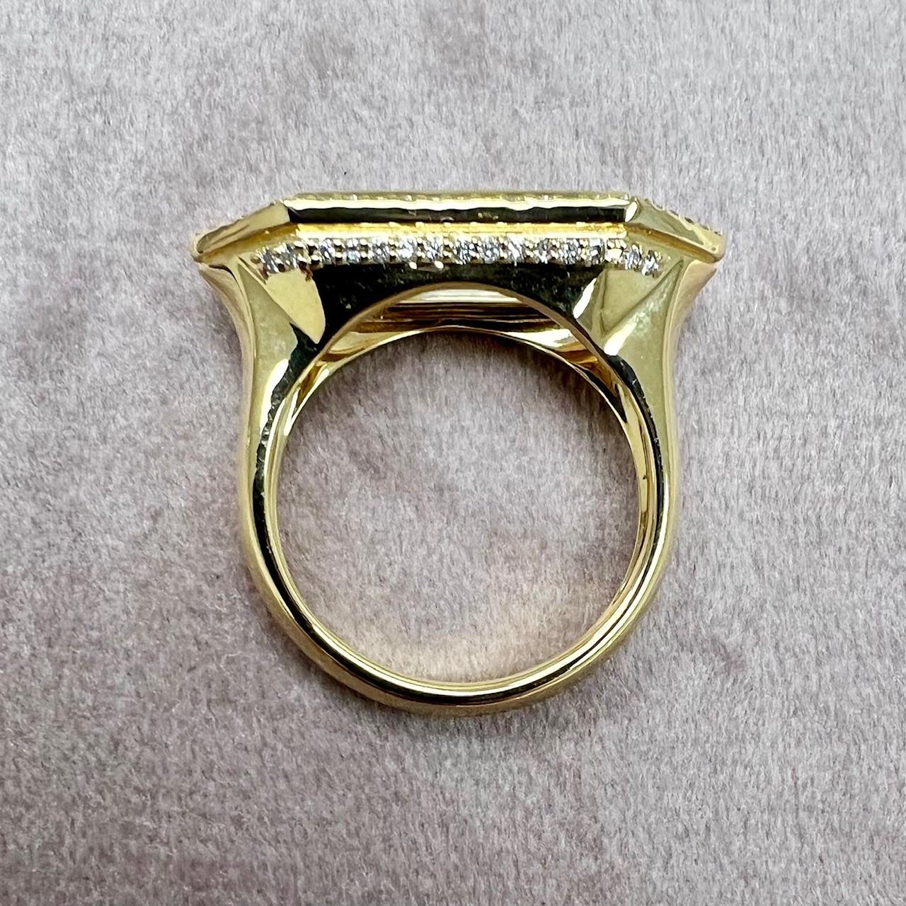 Syna Ring aus Gelbgold mit Geometrischer Bergkristall- und Diamant (Zeitgenössisch) im Angebot