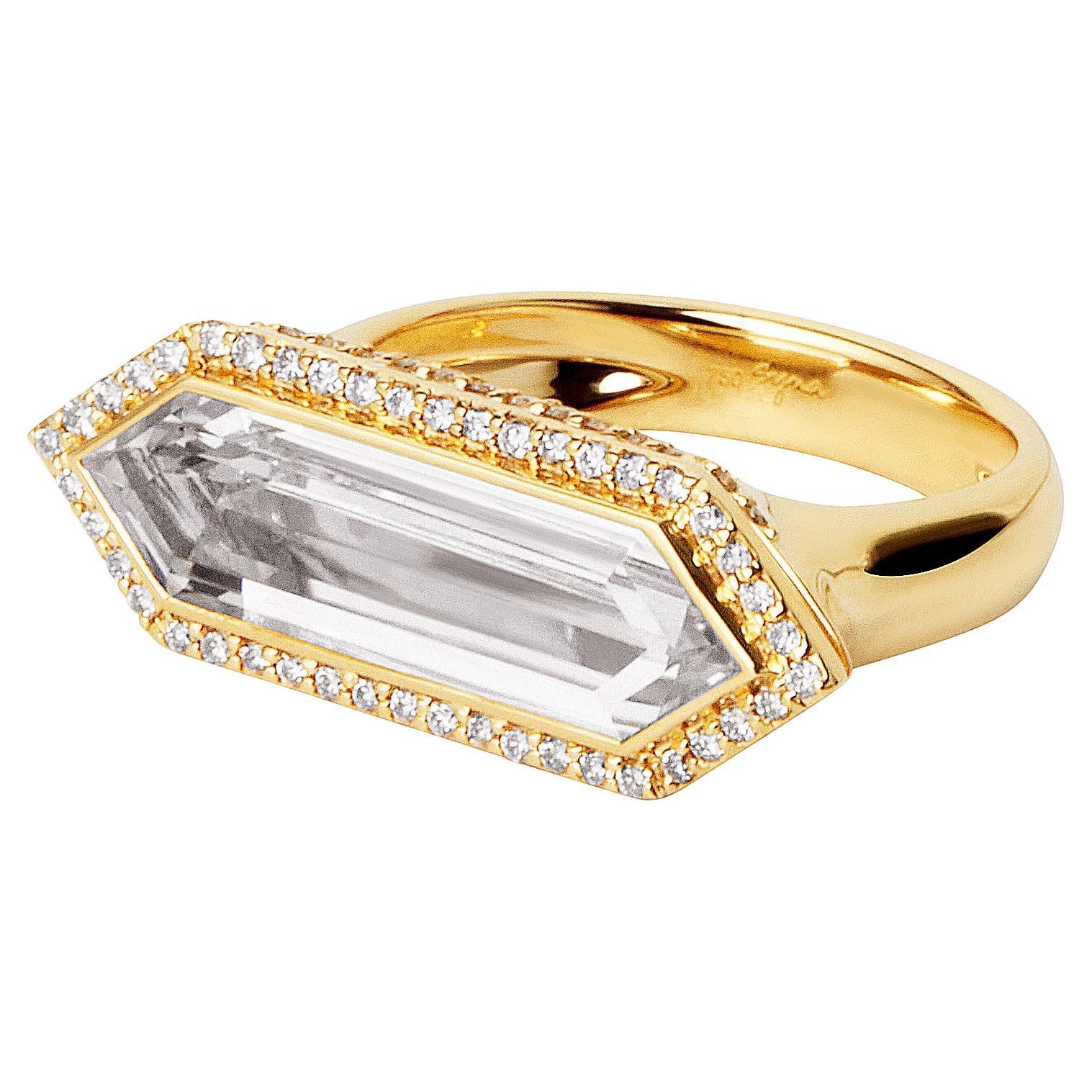 Syna Ring aus Gelbgold mit Geometrischer Bergkristall- und Diamant im Angebot