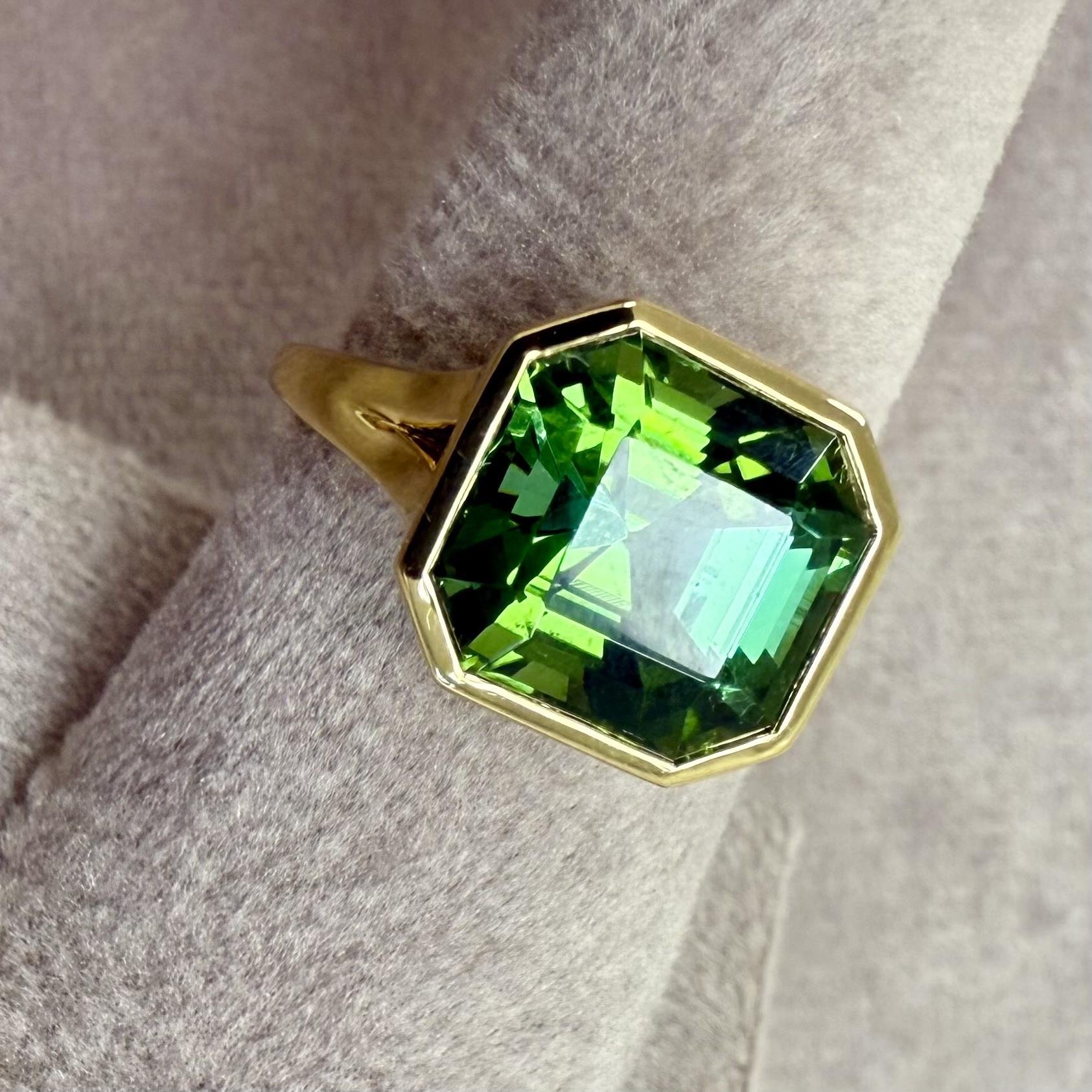 Contemporain Bague en or jaune Greene & Greene Tourmaline verte avec diamants en vente