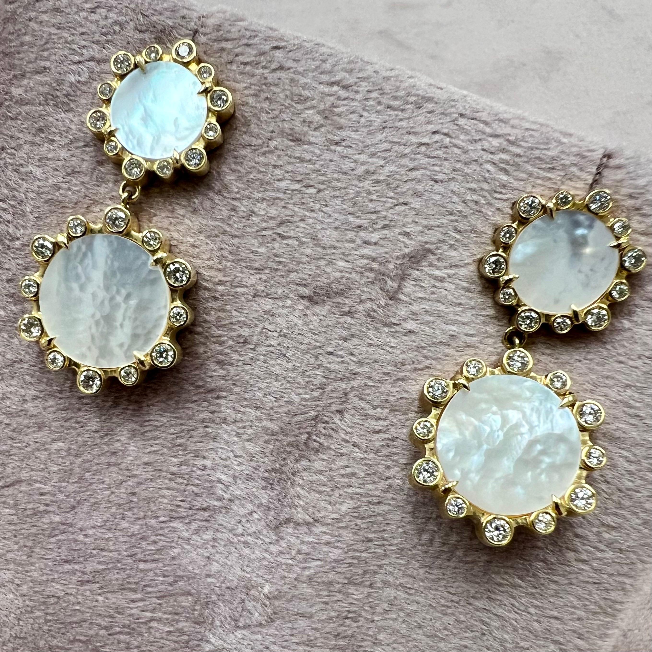 Orecchini Syna in oro giallo con Madreperla e Diamanti In condizioni Nuovo in vendita a Fort Lee, NJ