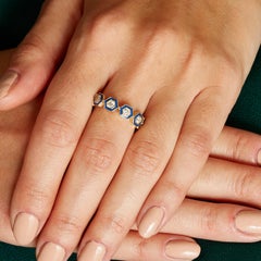 Syna Bague en or jaune et émail bleu lapis avec diamants