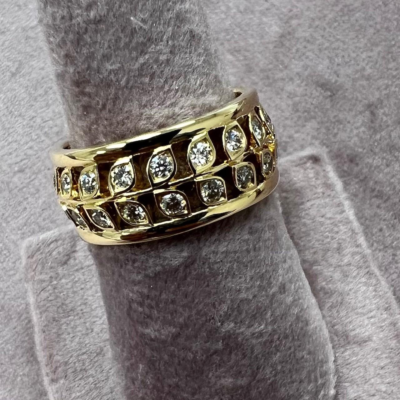 Syna Blattband aus Gelbgold mit Diamanten (Rundschliff) im Angebot