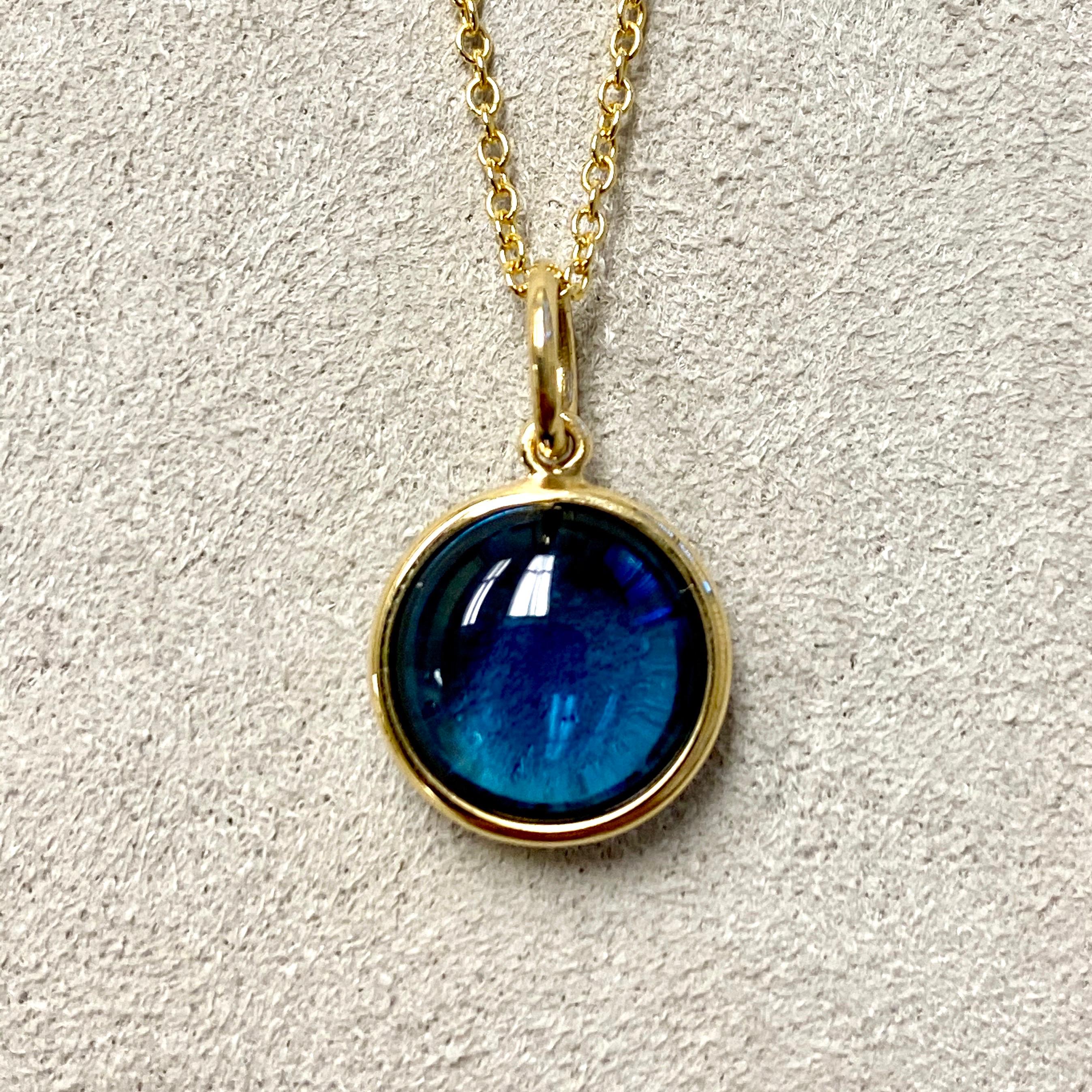 Créé en or jaune 18 carats
charme de taille 10 mm
Topaze bleue de Londres 3,5 cts env.
Pierre de naissance du mois de novembre
Chaîne vendue séparément 

Fabriqué en alliage d'or 18 carats, ce charme remarquable de 10 mm exsude l'opulence avec sa