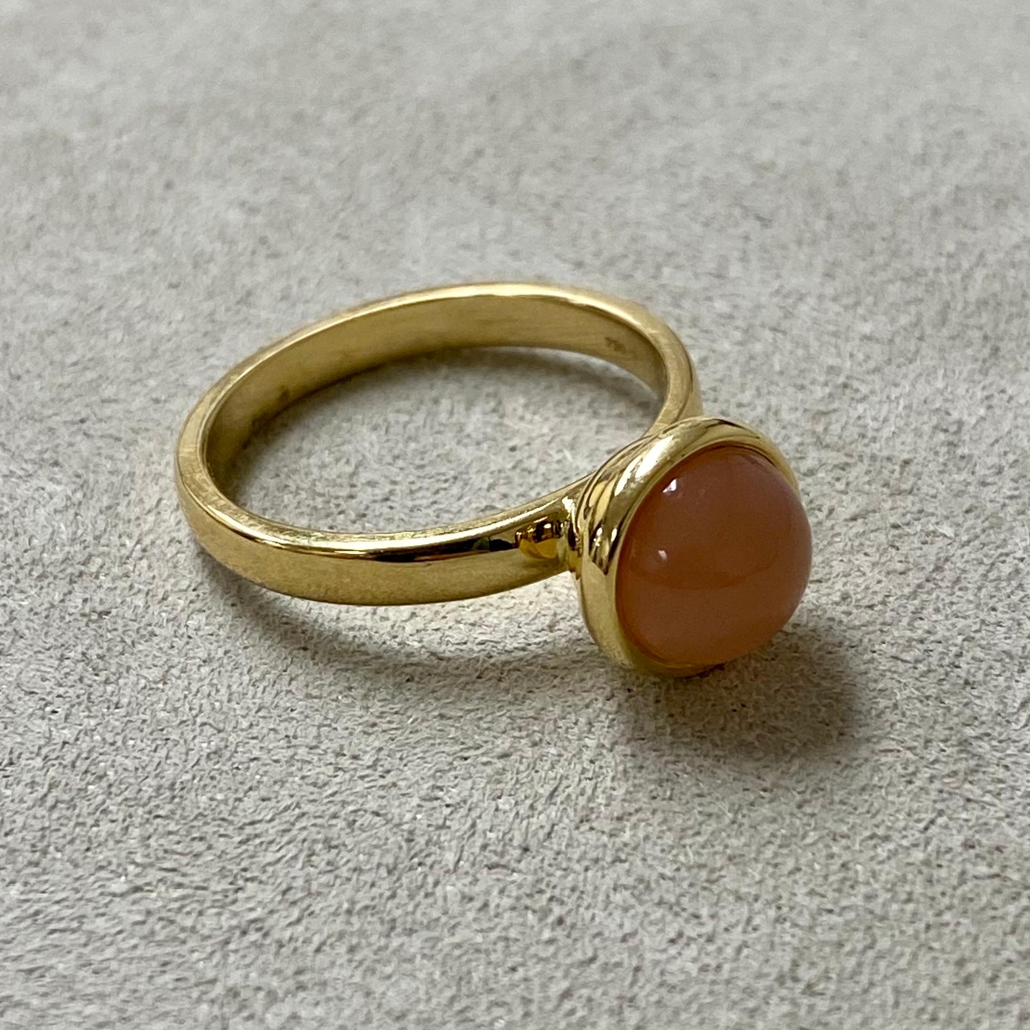 Contemporary Syna Yellow Gold Medium Peach Moonstone Ring For Sale