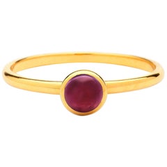 Anello Syna in oro giallo con mini rubellite