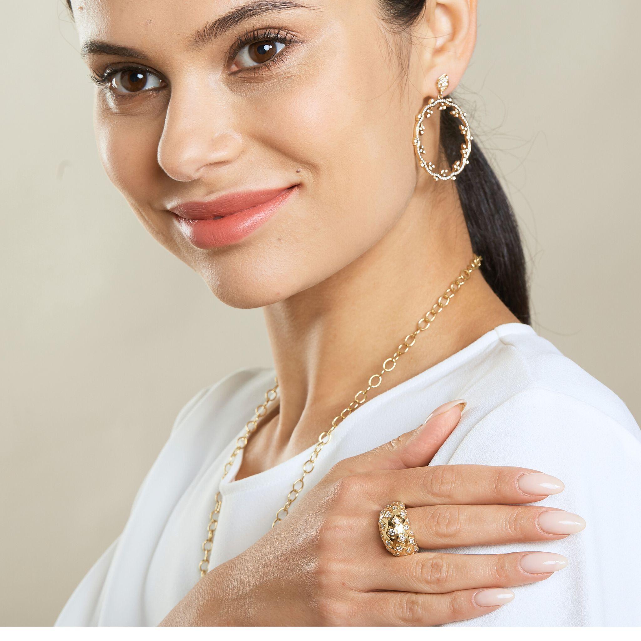 Taille ronde Syna Bague moghol en or jaune avec diamants en vente