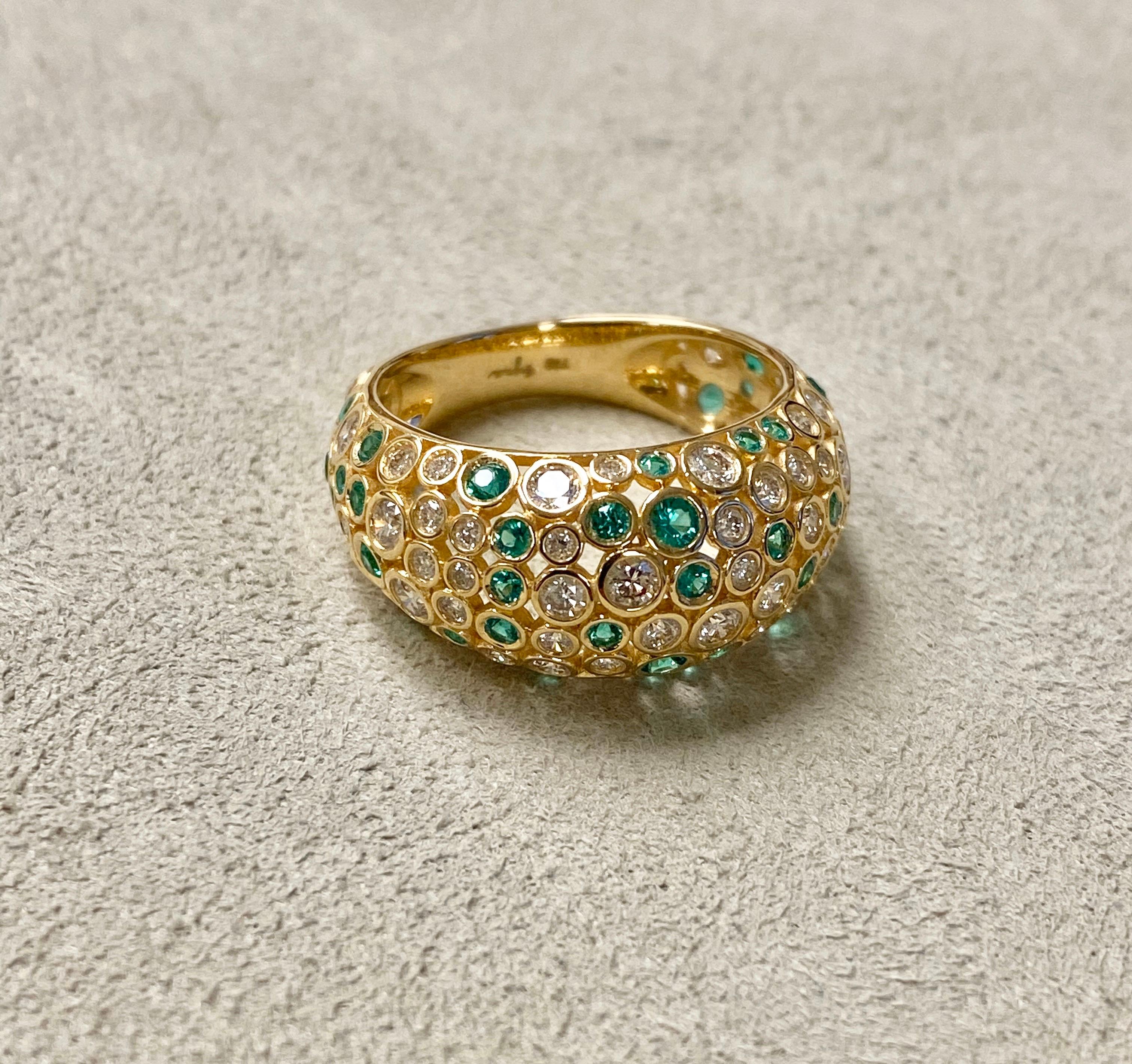 Round Cut Syna Yellow Gold Mogul Ring with Emeralds and Diamonds For Sale