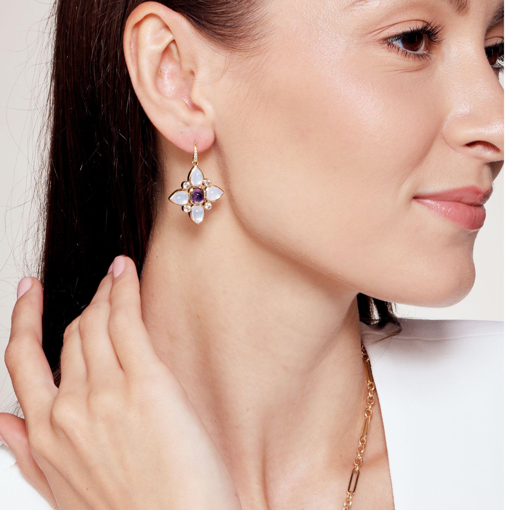 Syna Ohrringe aus Gelbgold mit Mondquarz, Amethyst und Diamanten (Gemischter Schliff) im Angebot