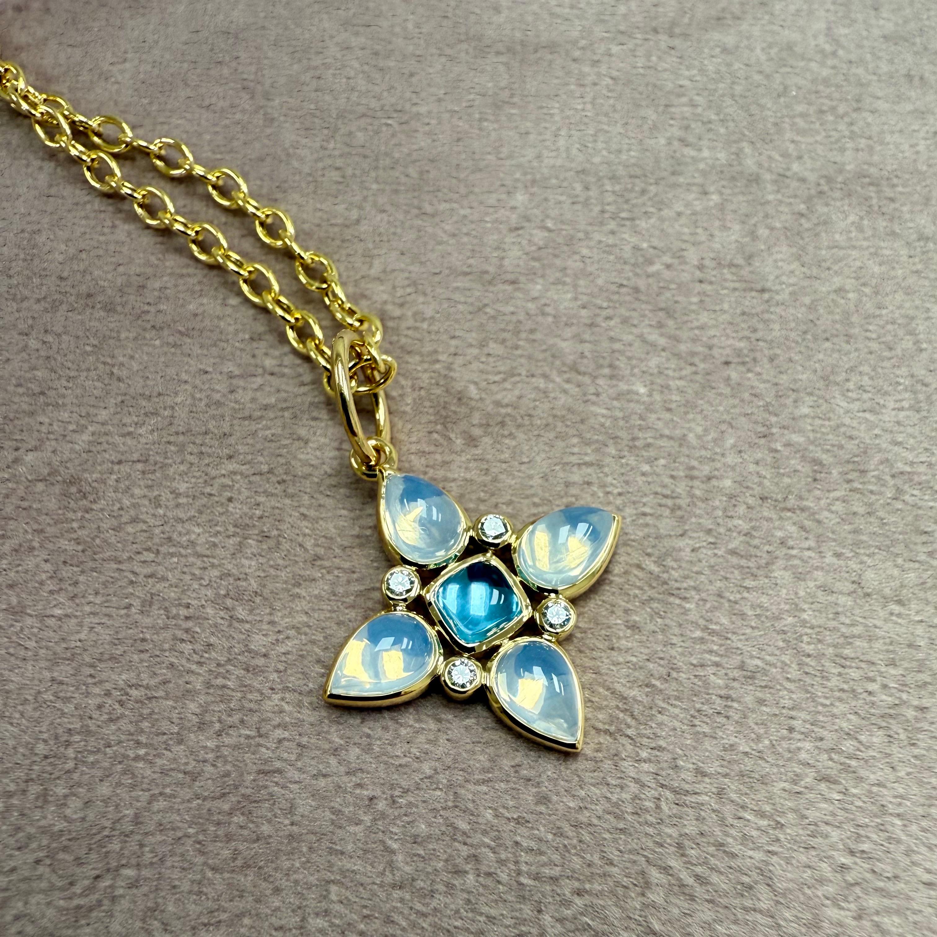 Contemporain Pendentif en or jaune Syna en quartz lunaire et topaze bleue avec diamants en vente