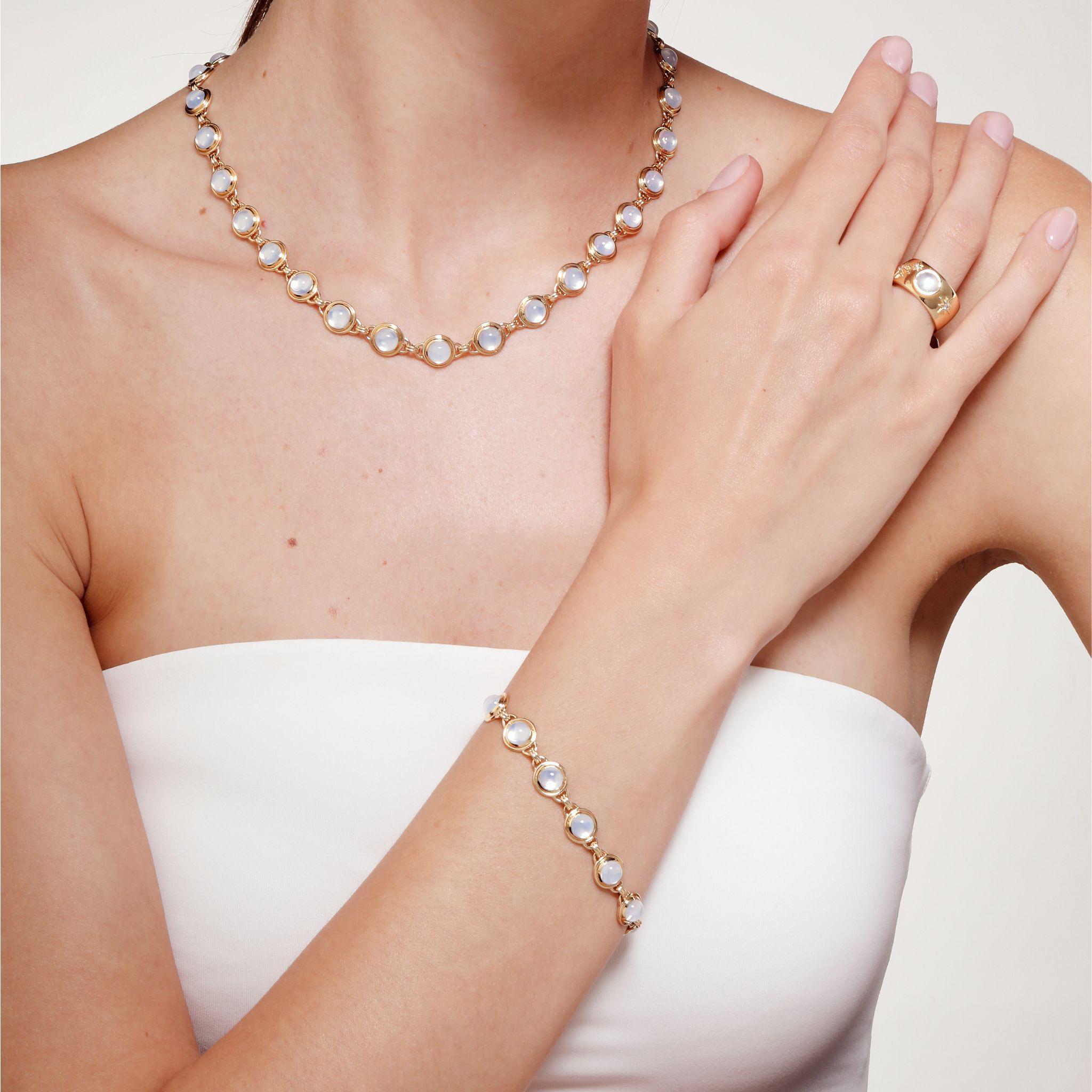 Contemporain Syna Bracelet en or jaune et quartz de lune en vente