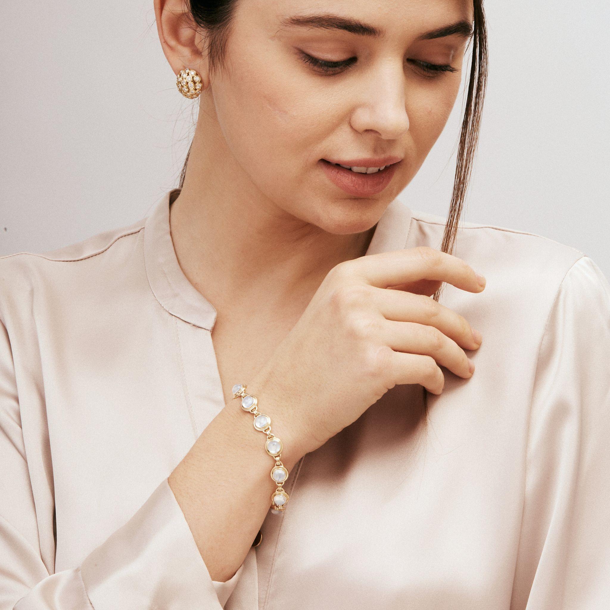 Syna Bracelet en or jaune et quartz de lune Neuf - En vente à Fort Lee, NJ