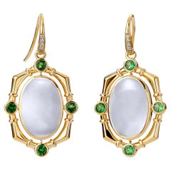 Pendientes de Oro Amarillo Syna de Cuarzo Lunar con Tsavoritas y Diamantes