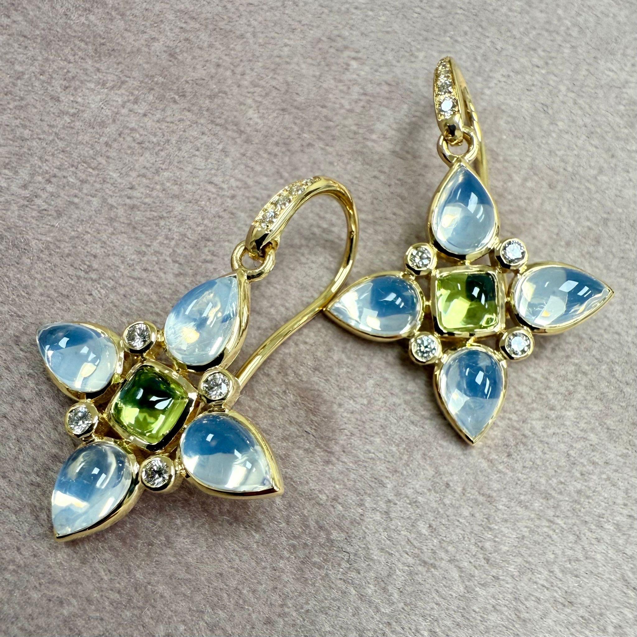 Creato in oro giallo 18 carati
Quarzo lunare 4 carato circa.
Peridoto 0.85 carati circa.
Diamanti 0,20 carati circa.
Filo francese per orecchie forate
Edizione limitata




Informazioni sui designer

Traendo ispirazione dalle piccole cose, Dharmesh