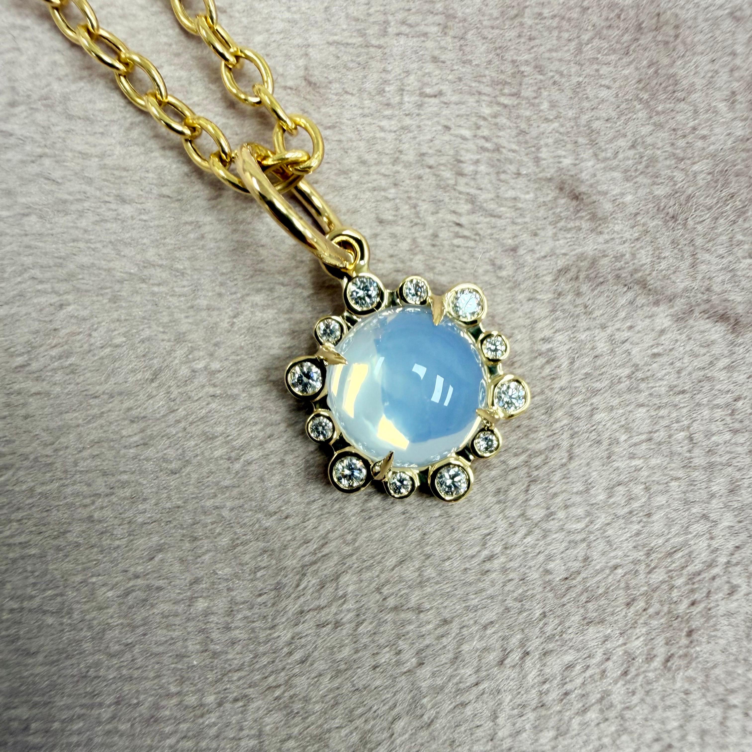 Contemporain Syna Pendentif hexagonal en or jaune avec diamants en quartz lunaire en vente