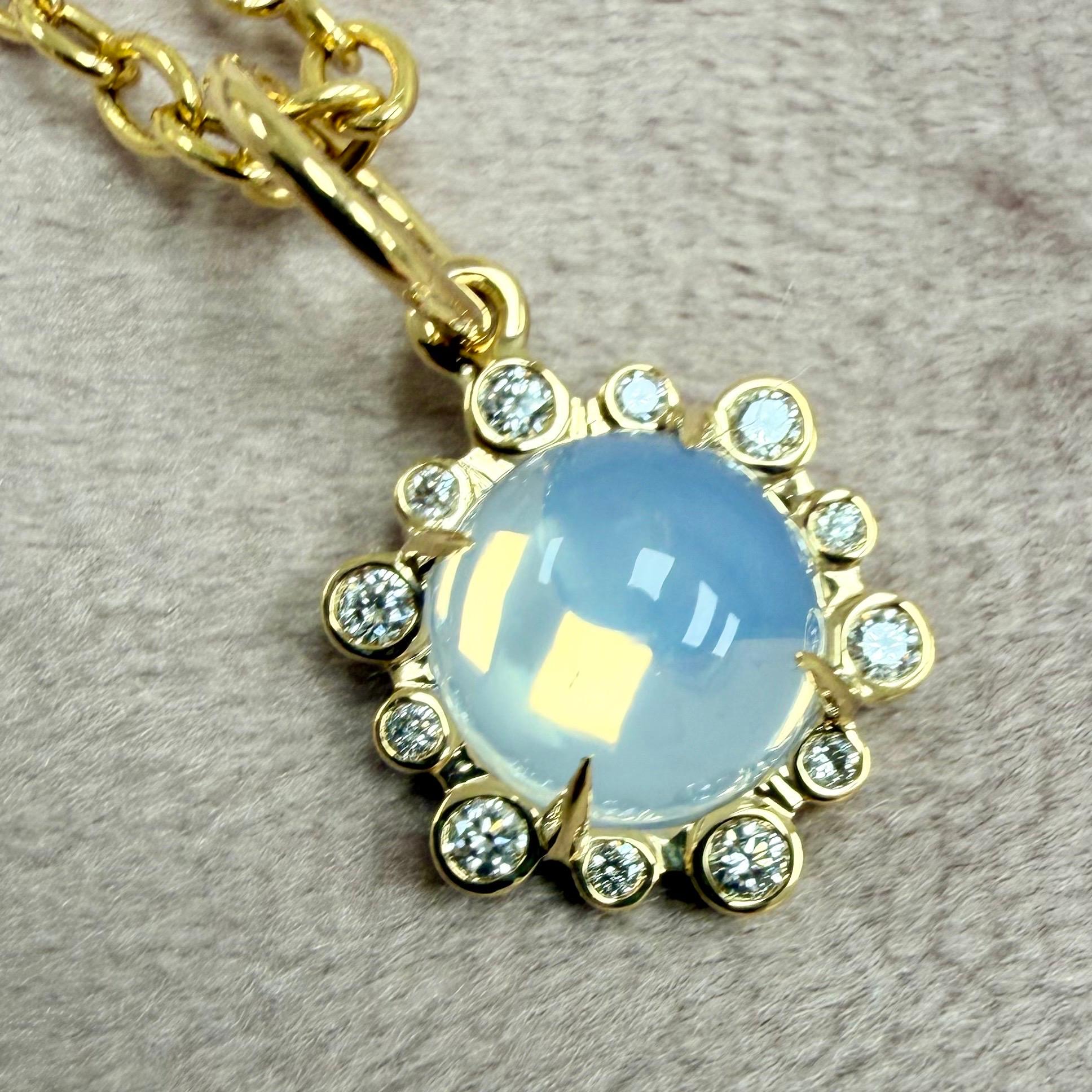 Taille mixte Syna Pendentif hexagonal en or jaune avec diamants en quartz lunaire en vente