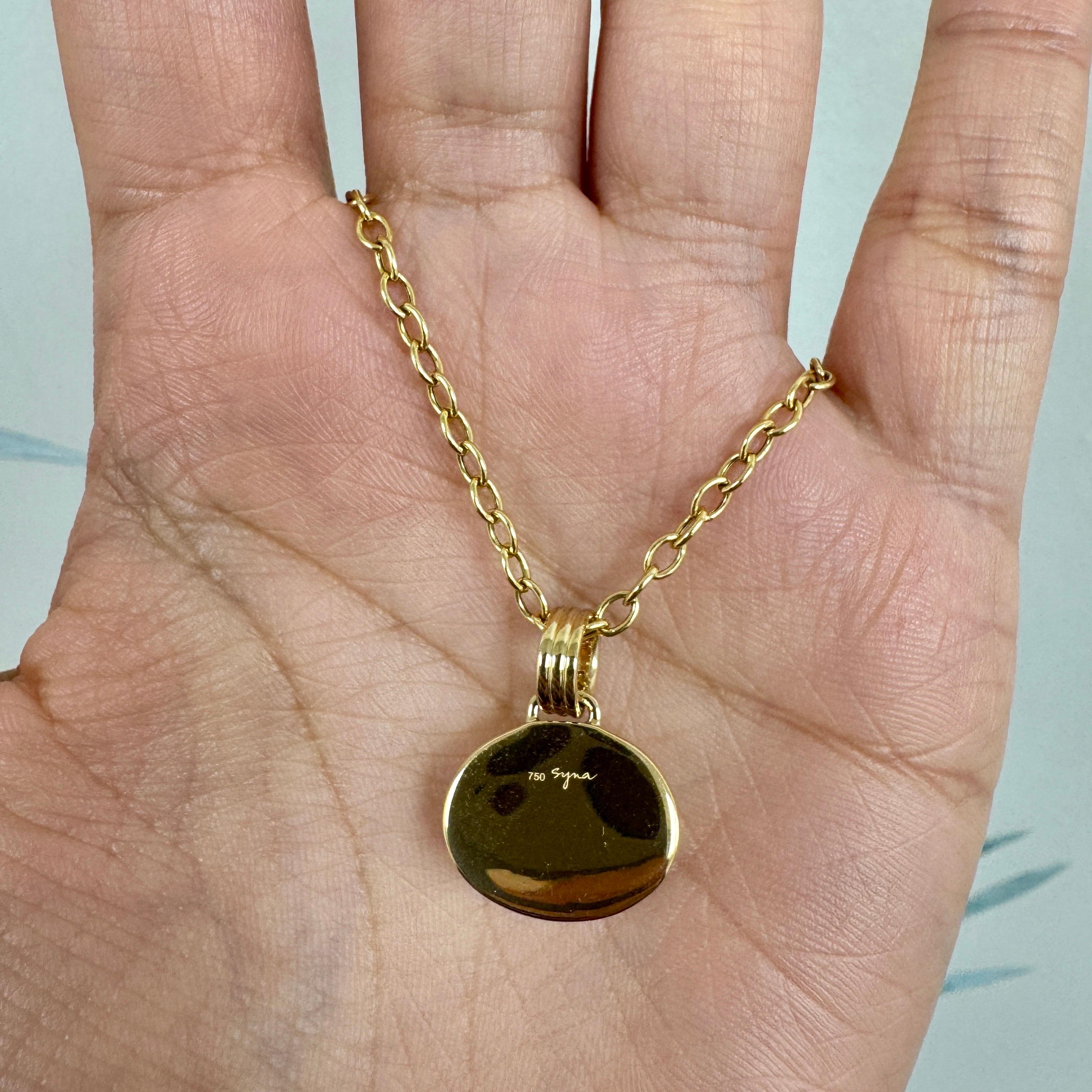 Contemporaneo Collana con ciondolo di quarzo lunare in oro giallo Syna in vendita
