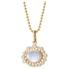 Colgante de cuarzo lunar de oro amarillo Syna con diamantes