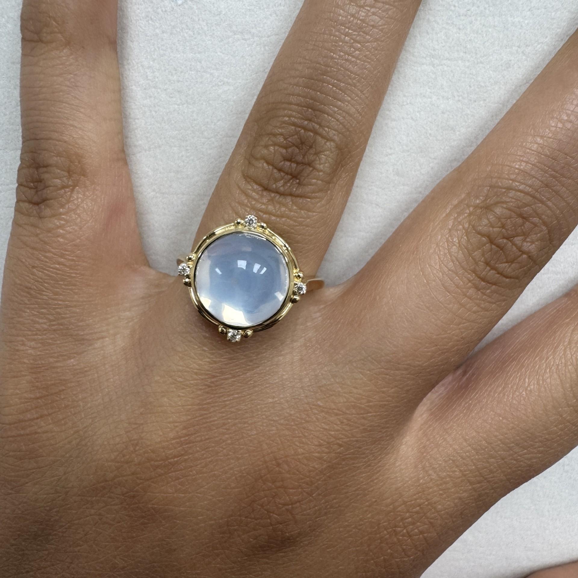 Syna Bague en or jaune et quartz de lune avec diamants Neuf - En vente à Fort Lee, NJ
