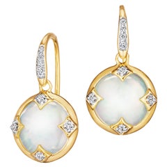 Pendientes de madreperla de oro amarillo Syna con diamantes