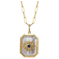 Syna Gelbgold Perlmutt Evil Eye Anhänger mit blauem Saphir und Diamanten