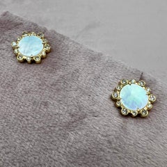 Syna Hex-Ohrstecker aus Gelbgold aus Perlmutt mit Diamanten