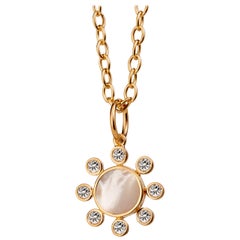 Gold Pendant Necklaces