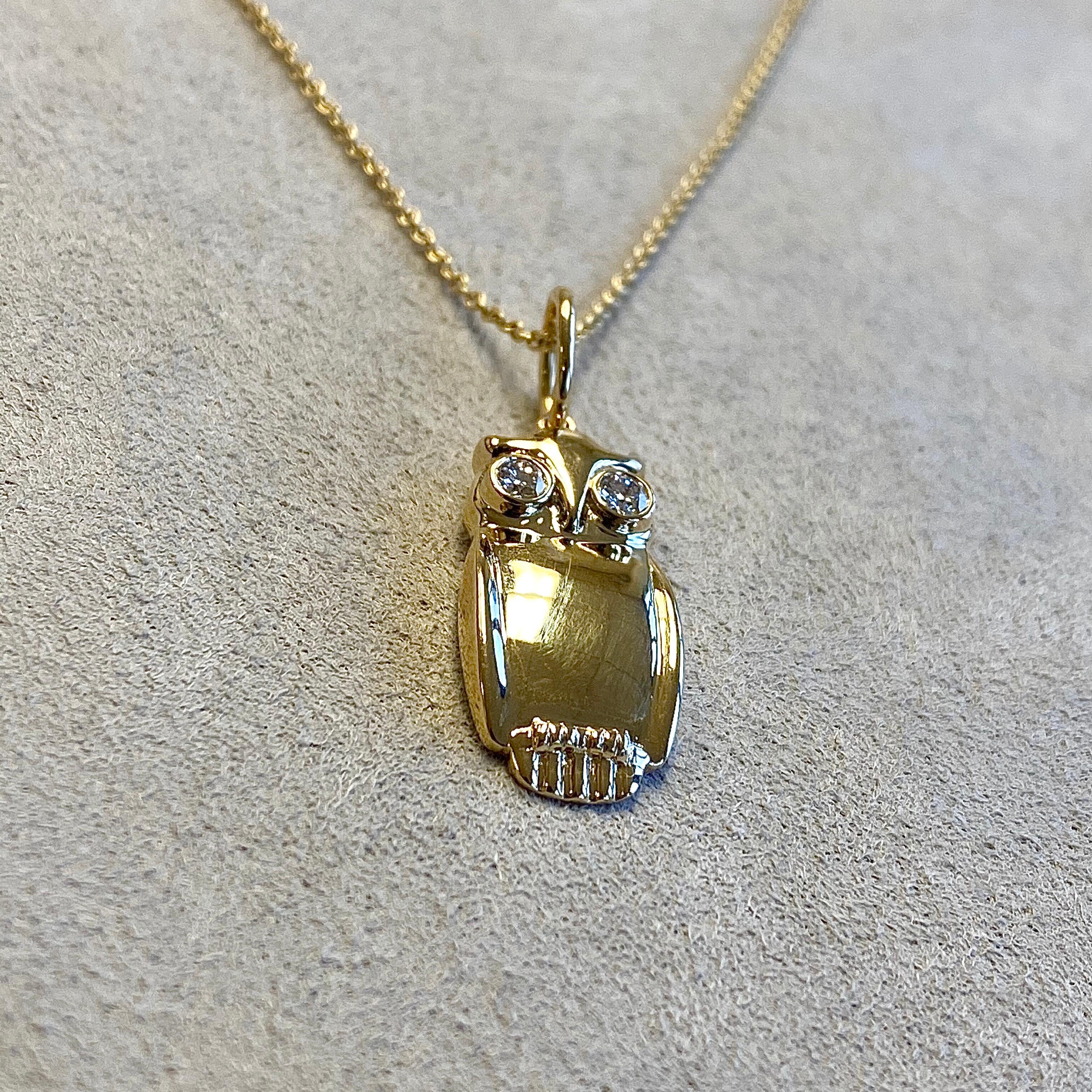 Taille ronde Pendentif hibou en or jaune Syna avec diamants en vente