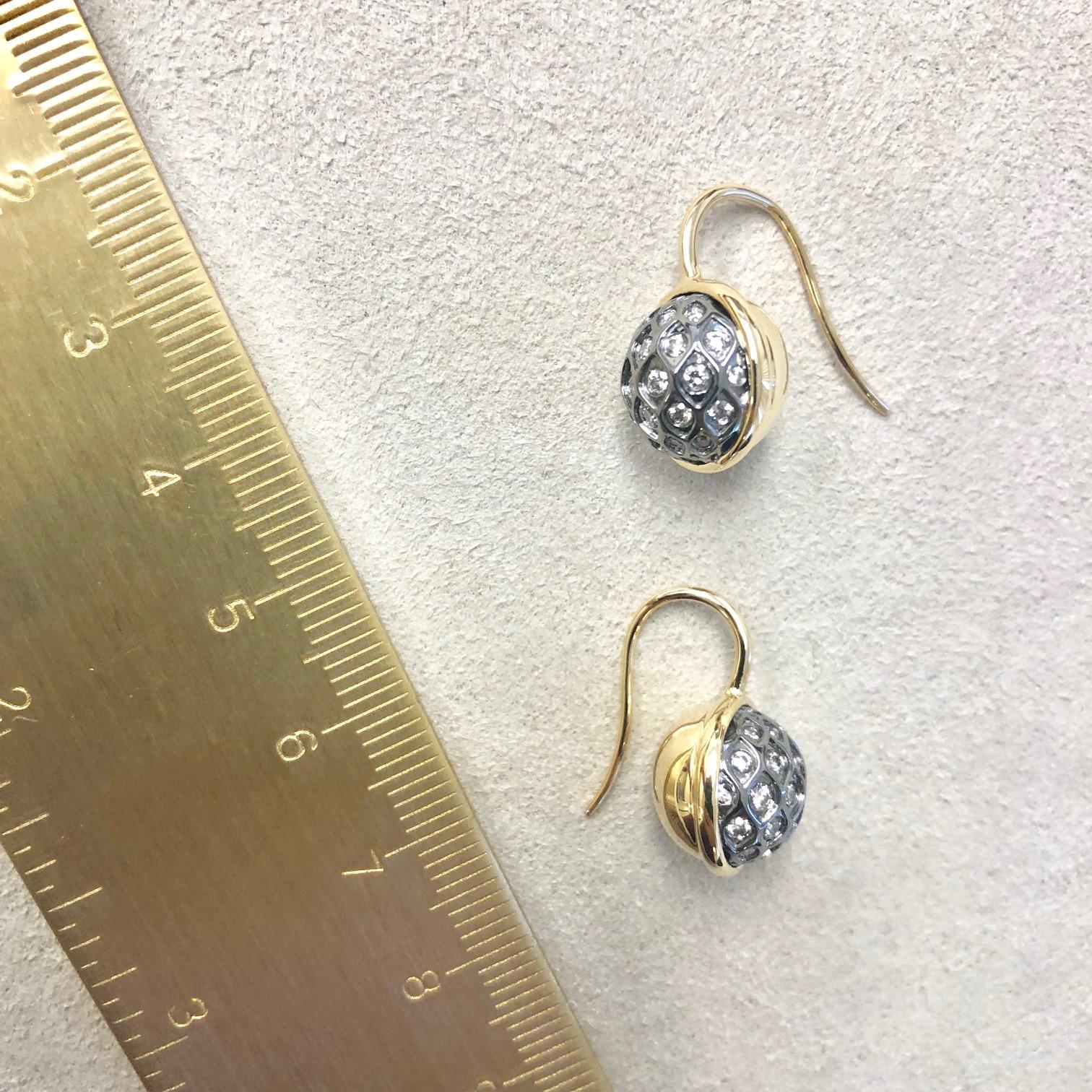 Contemporary Syna Yellow Gold and Oxidized Silver Earrings with Bright Diamonds For Sale
