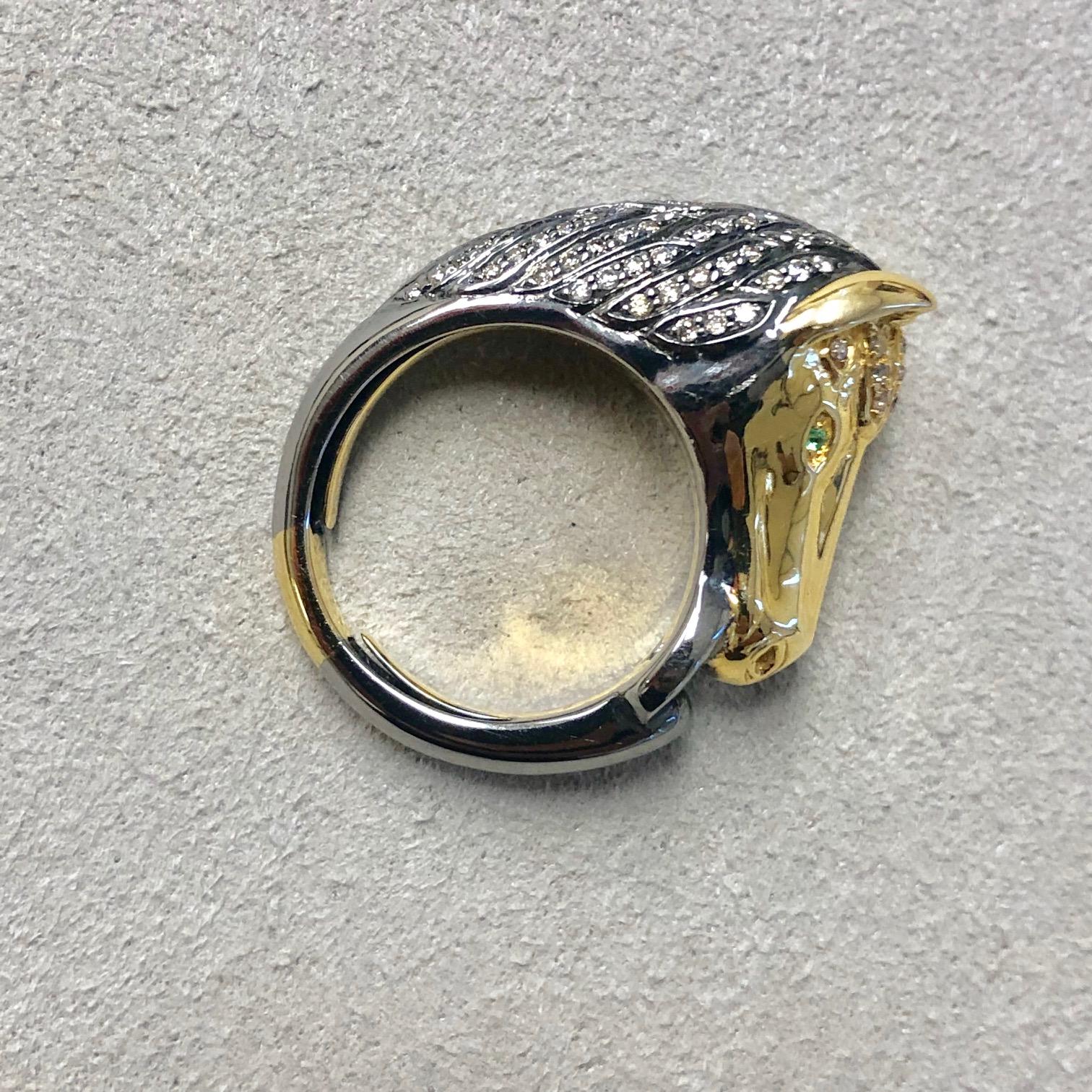 Contemporain Syna Bague cheval en or jaune et argent oxydé avec diamants en vente