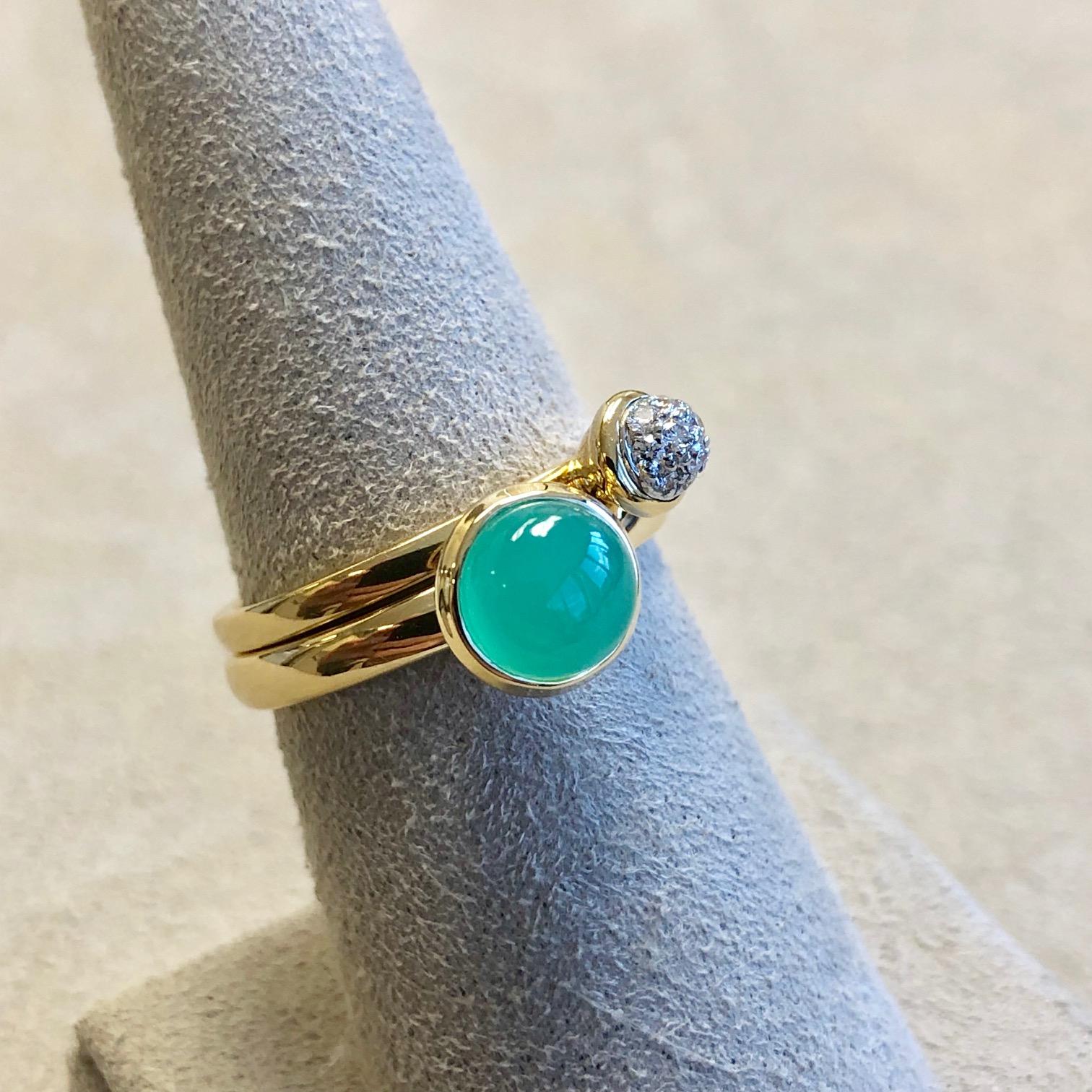 Round Cut Syna Yellow Gold Pair of Stacking Rings with Chrysoprase and Diamonds For Sale