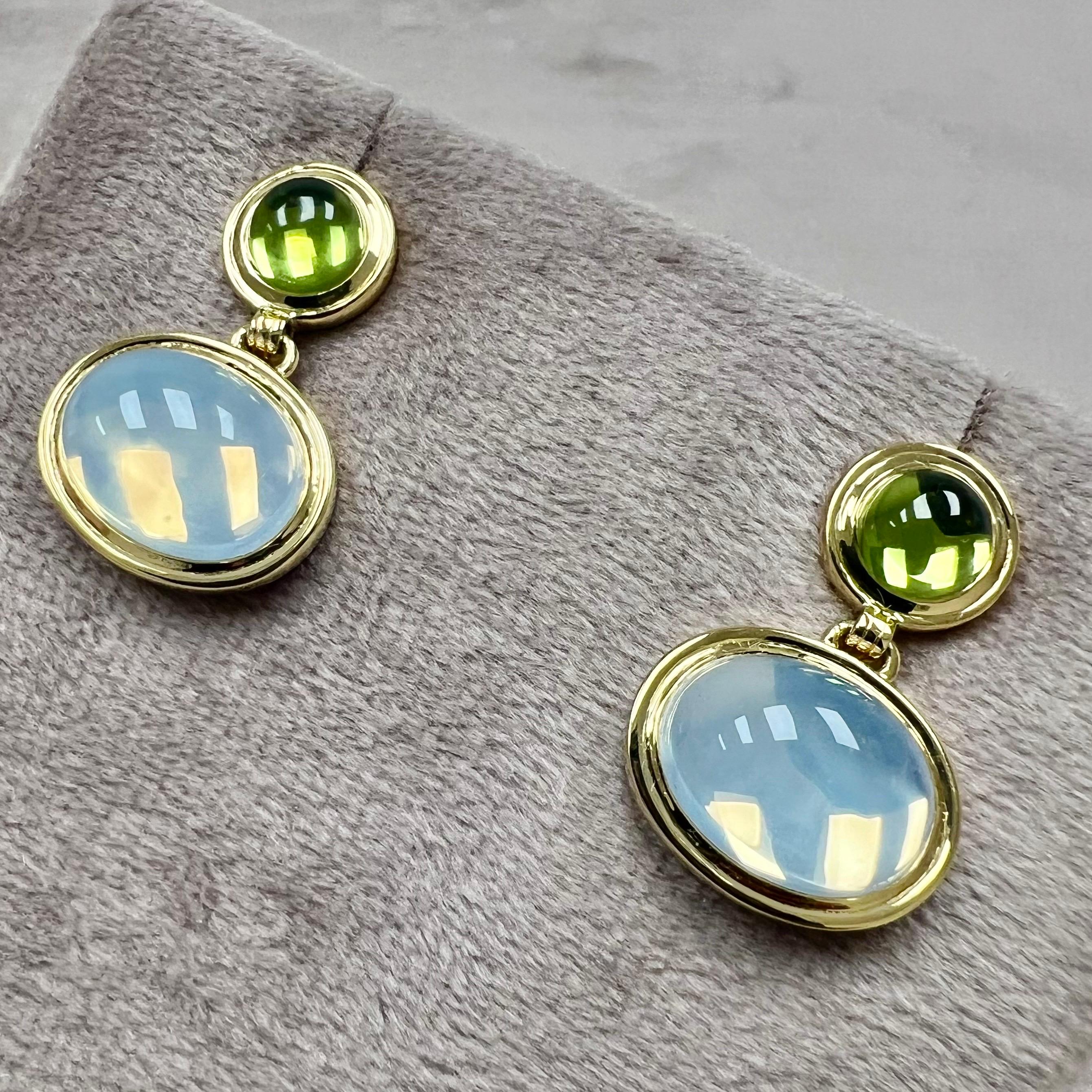 Syna Boucles d'oreilles en or jaune, péridot et quartz de lune Pour femmes en vente