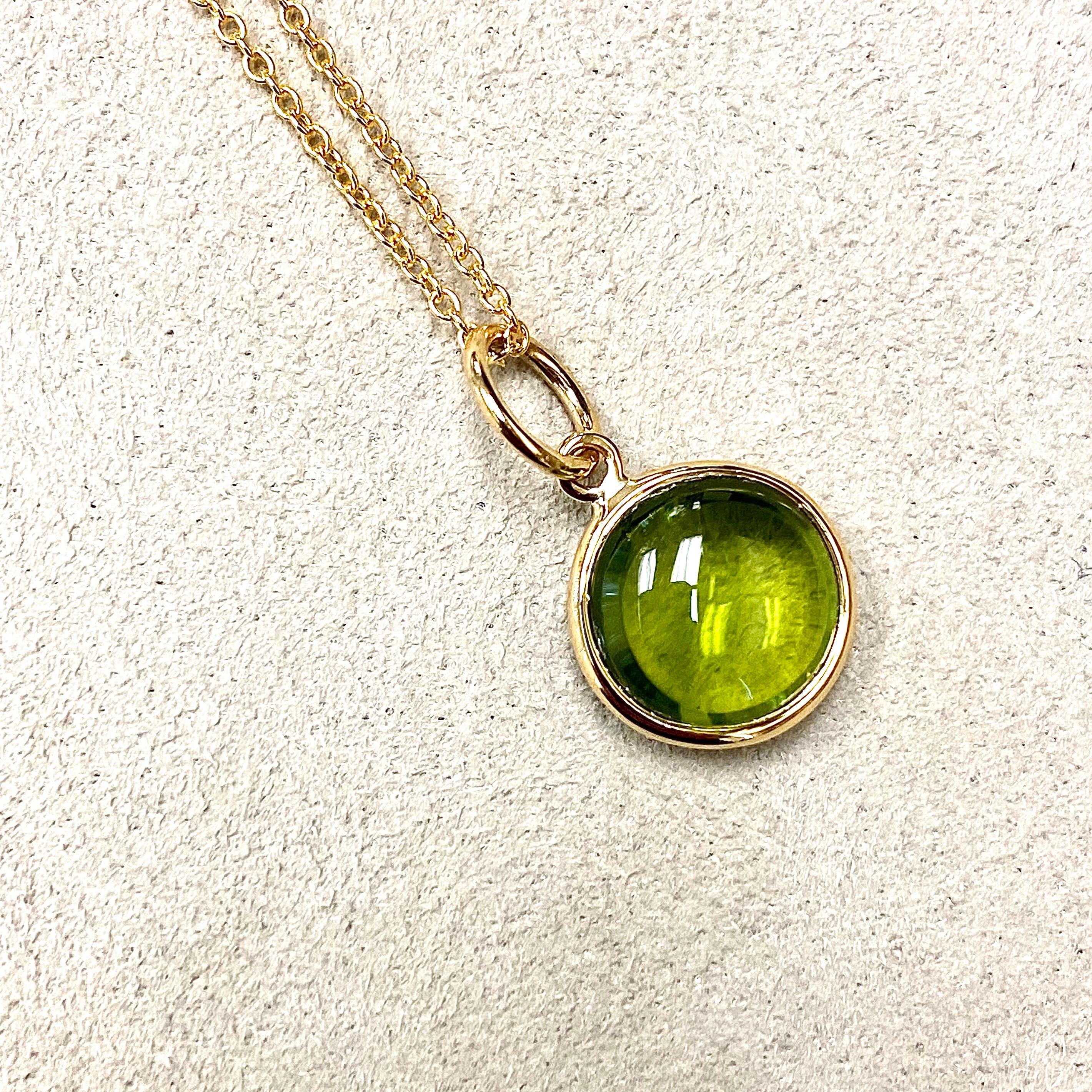 Created in 18 karat yellow gold
10 mm size charm
Peridot 3.5 cts approx
August Birthstone
Chain sold separately 

Crafted from 18 karat yellow gold and measuring 10mm in size, this decadent pendant is adorned with a beautiful aquamarine gemstone